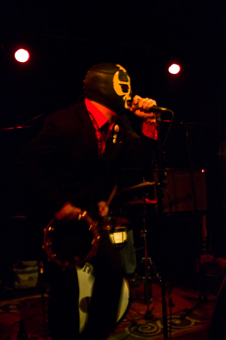 2009-09-26_GarageKid-02