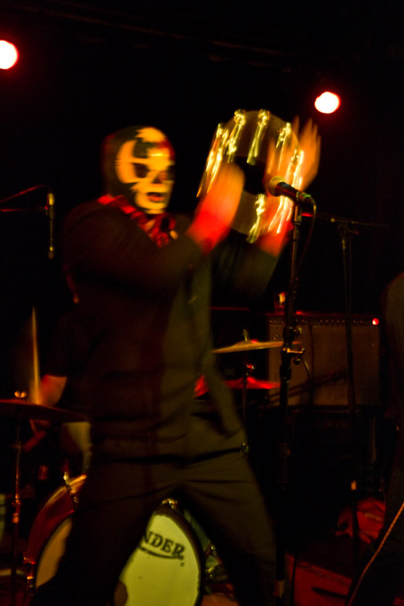 2009-09-26_GarageKid-06