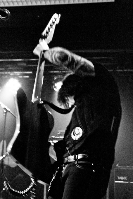 2010-05-01_LordsOfAltamont-26