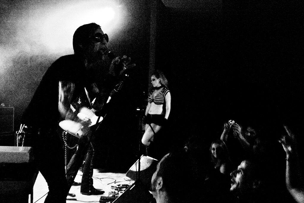 2010-05-01_LordsOfAltamont-35